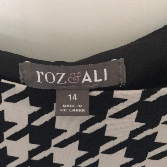 Dress - Picture 4 of 4